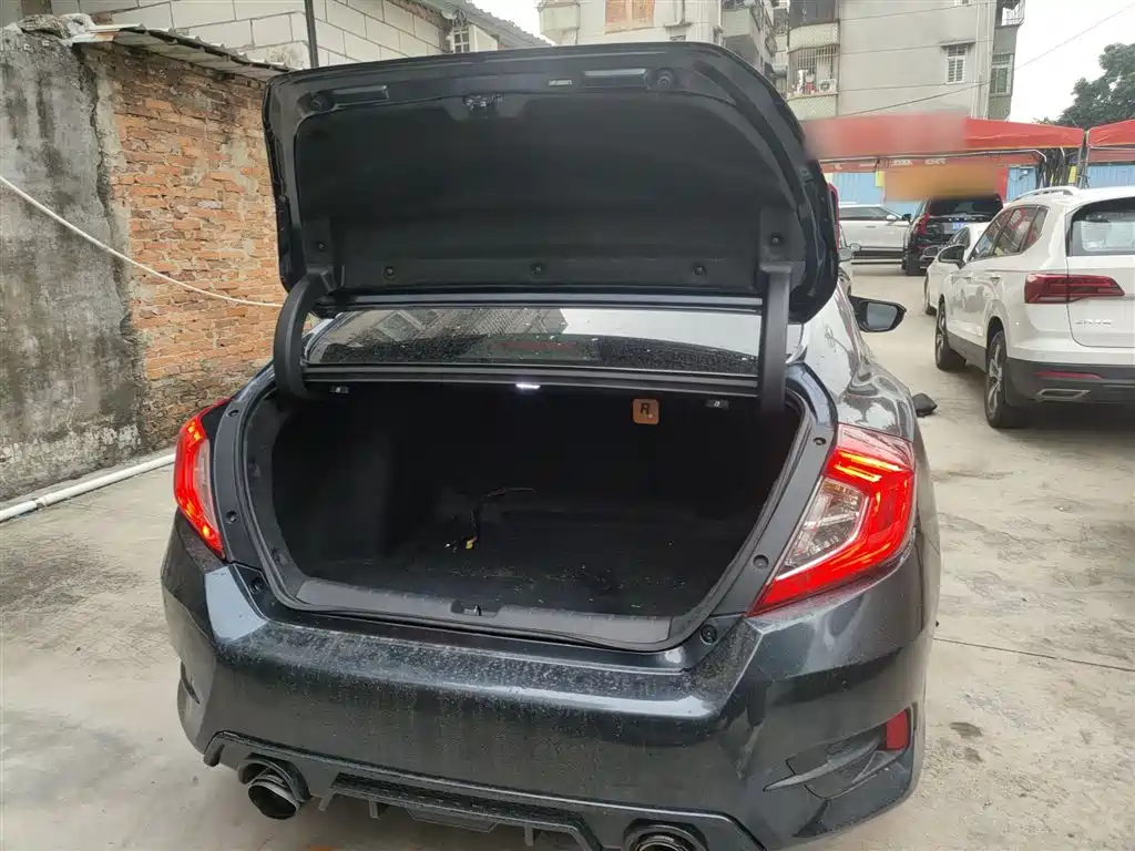 Honda Civic — фото 15