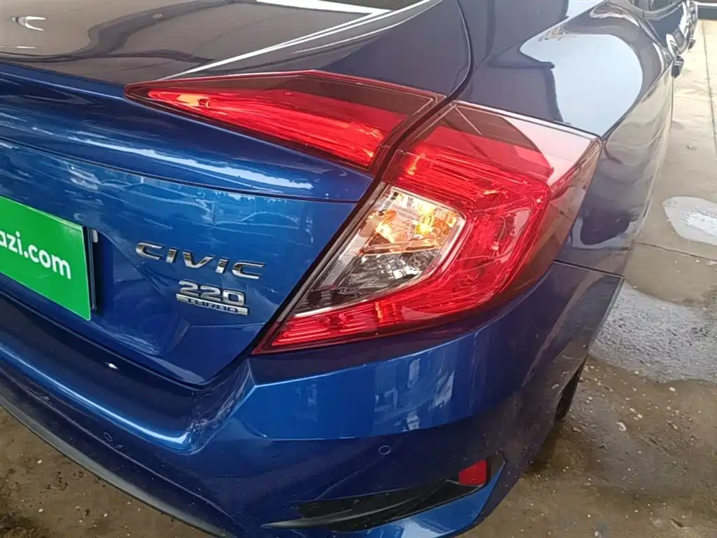 Honda Civic — фото 8