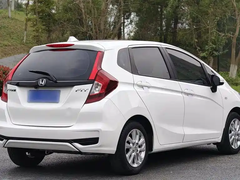 Honda Fit — фото 3