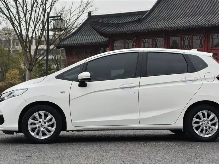 Honda Fit — фото 6