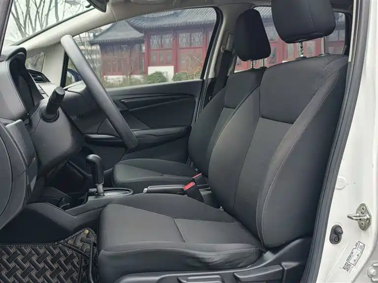 Honda Fit — фото 9