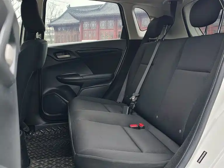 Honda Fit — фото 10