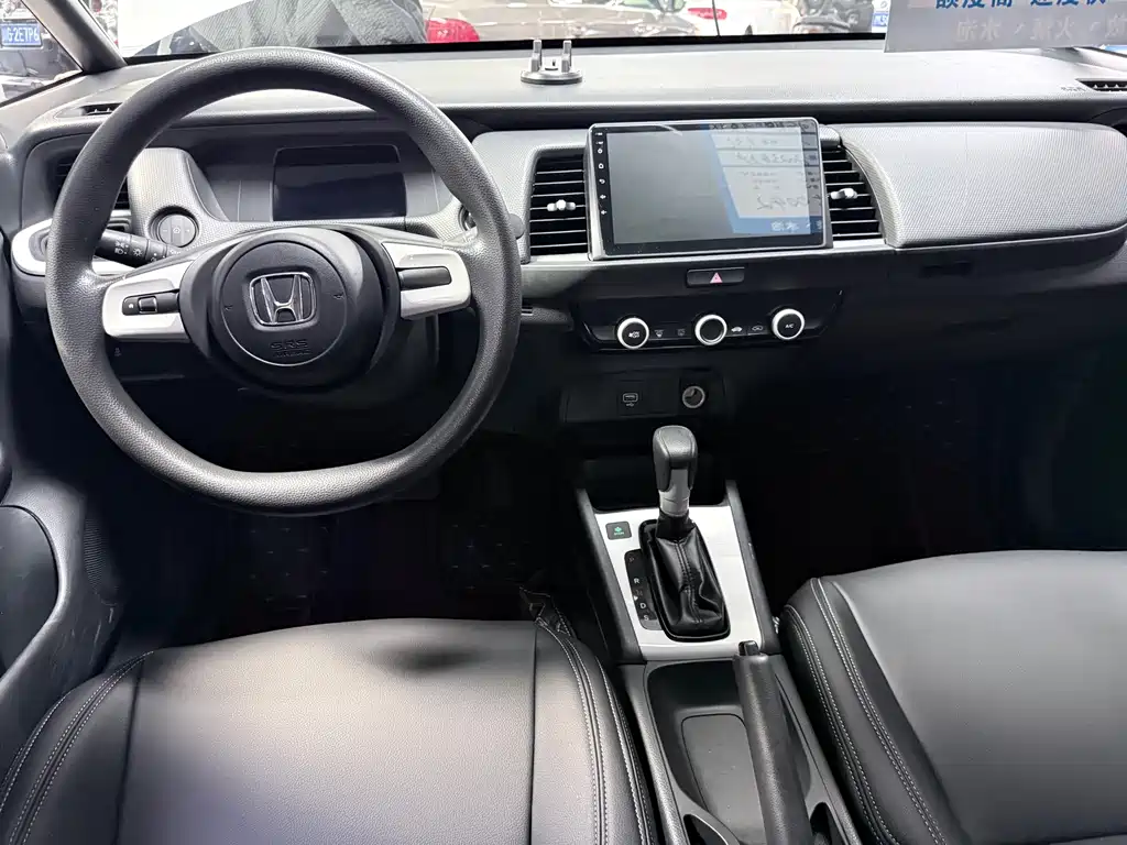 Honda Fit — фото 11