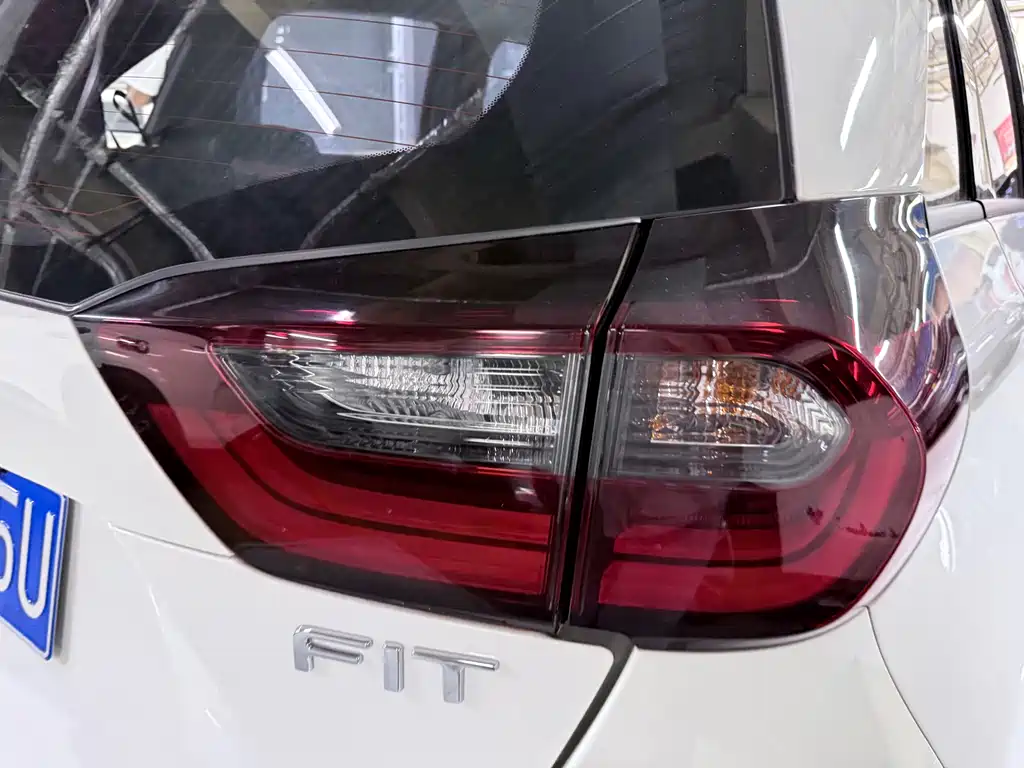 Honda Fit — фото 19