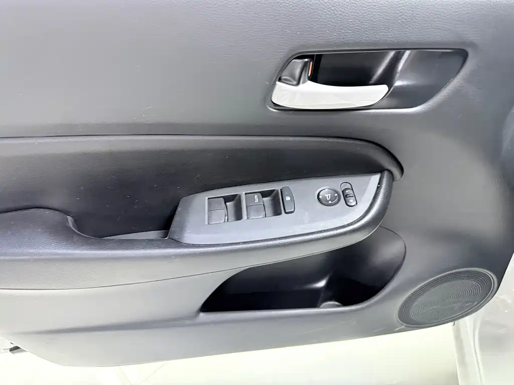 Honda Fit — фото 9