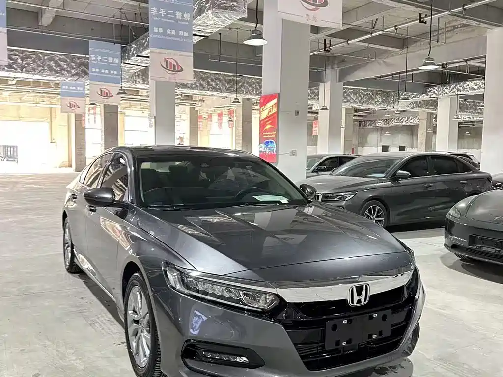 Honda Accord — фото 8