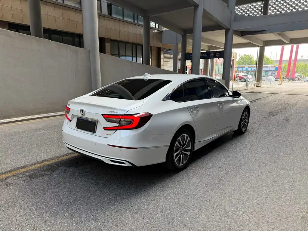 Honda Accord — фото 6