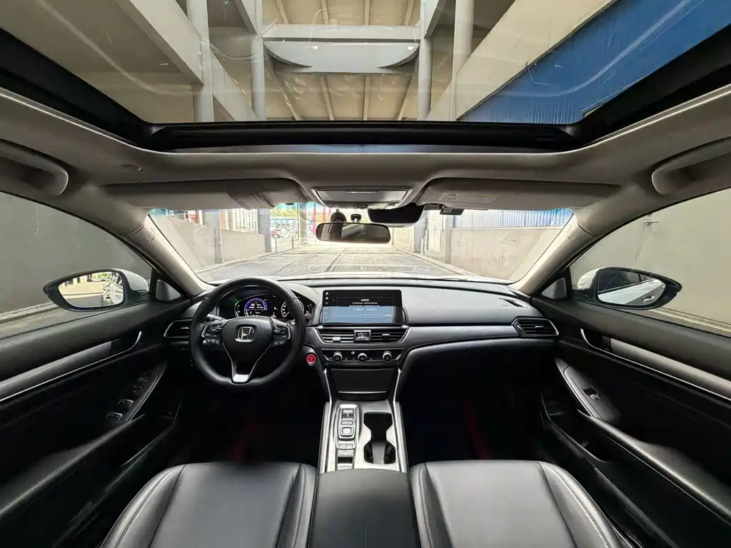 Honda Accord — фото 9