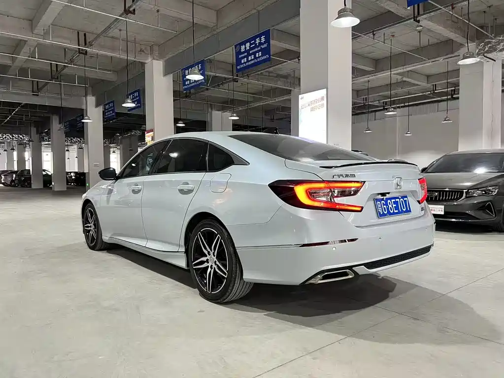Honda Accord — фото 3
