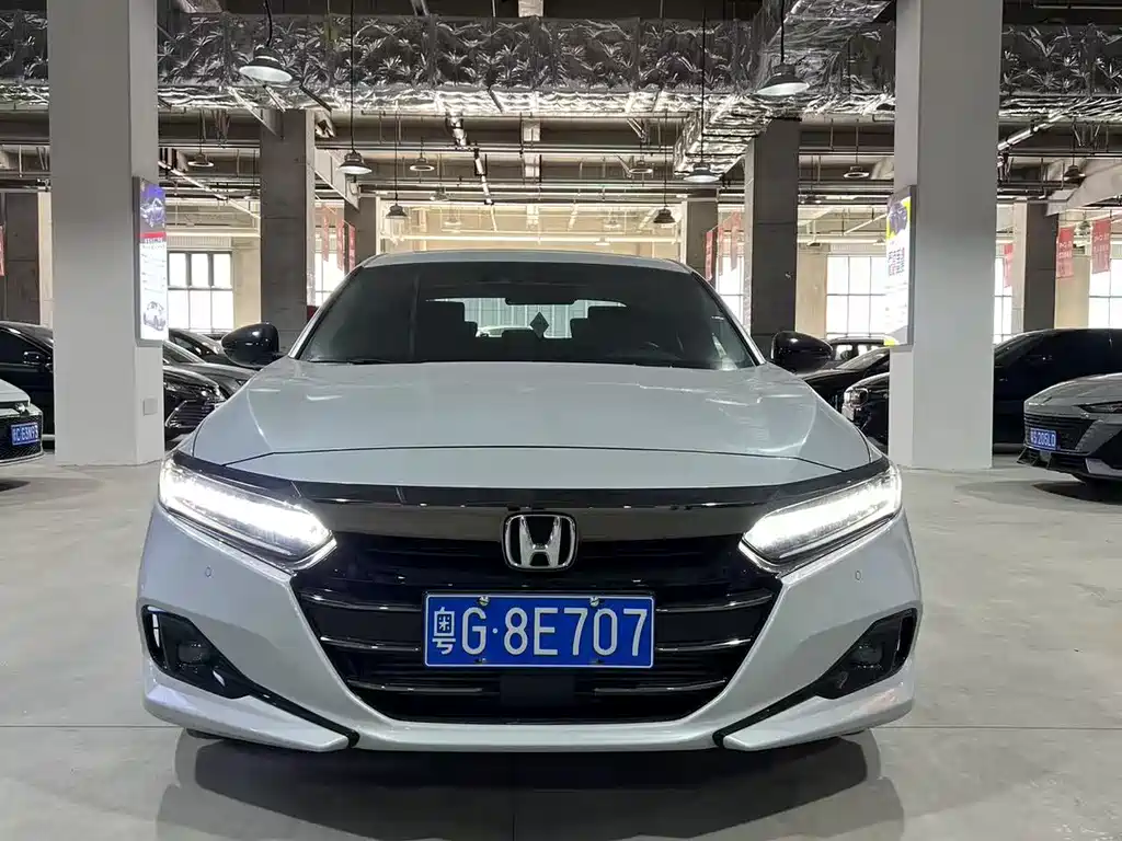 Honda Accord — фото 4