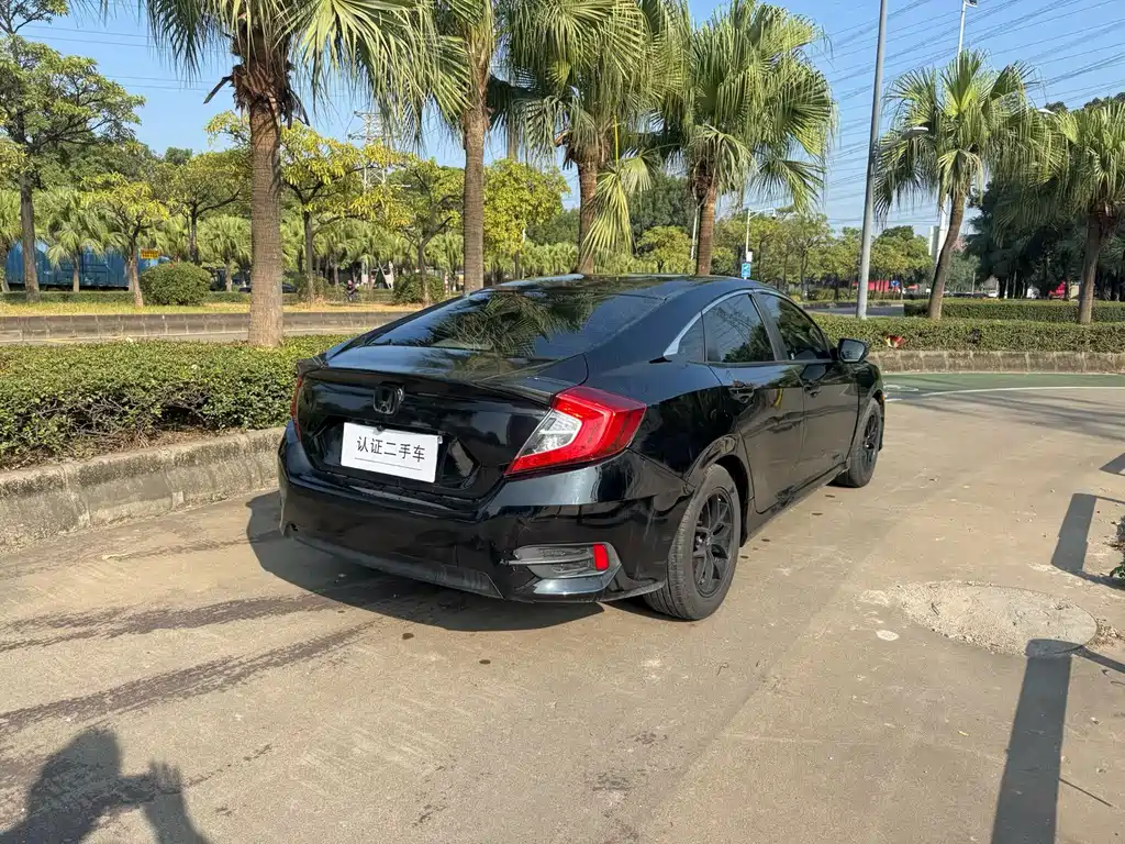 Honda Civic — фото 4