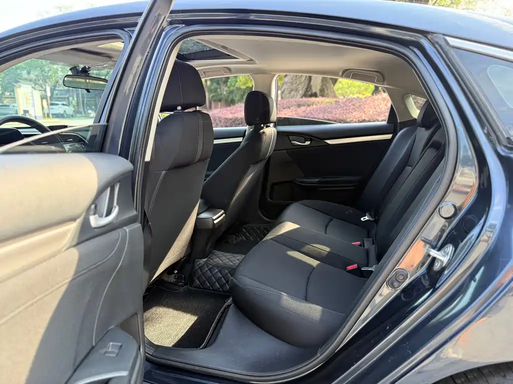 Honda Civic — фото 11