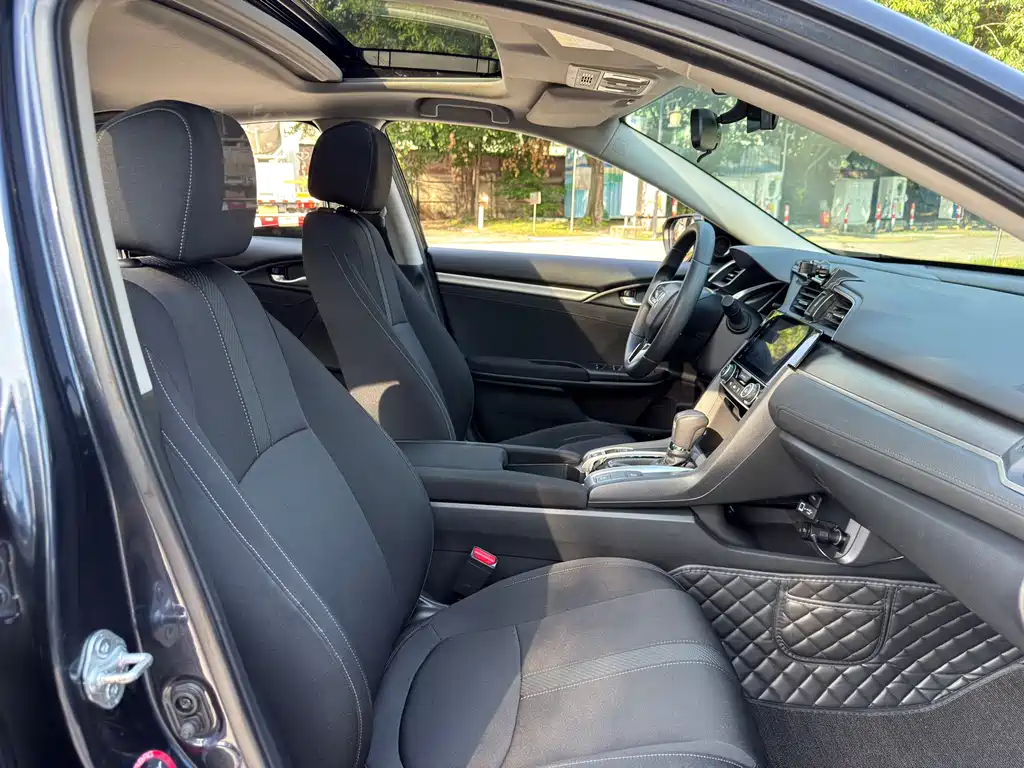 Honda Civic — фото 17
