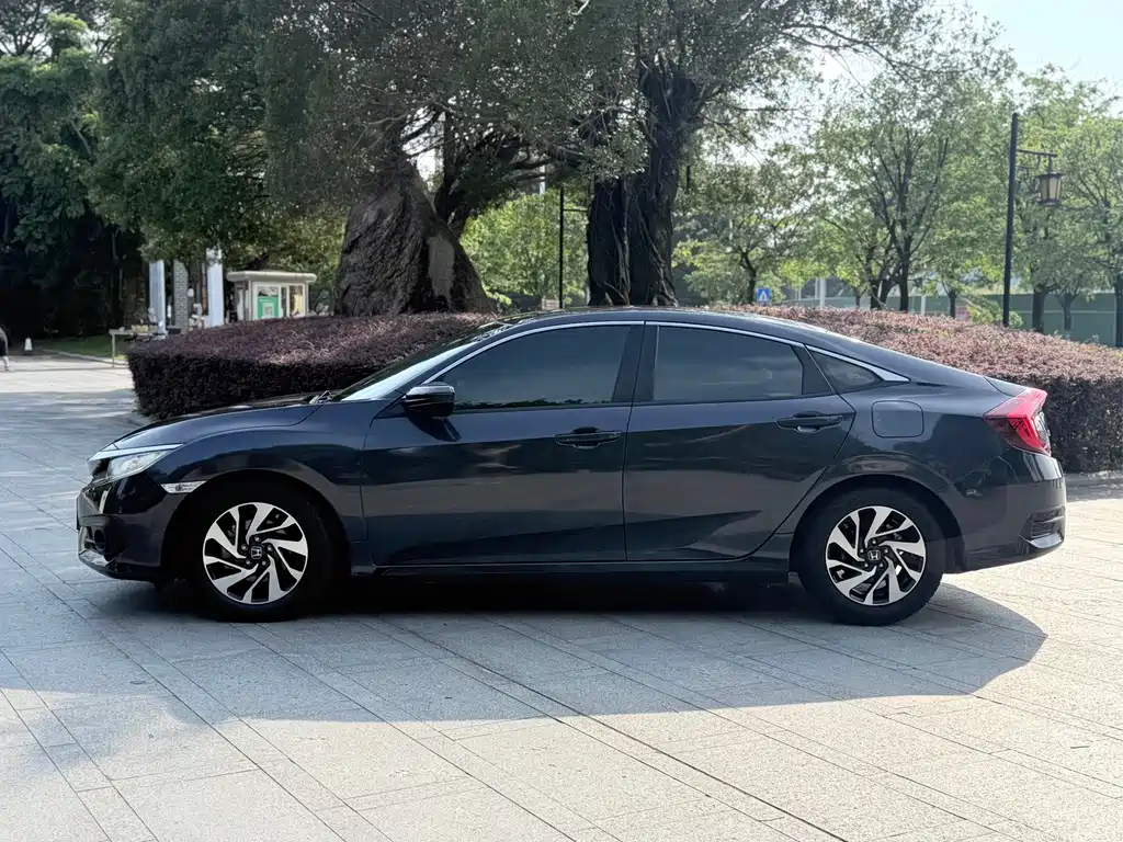 Honda Civic — фото 4