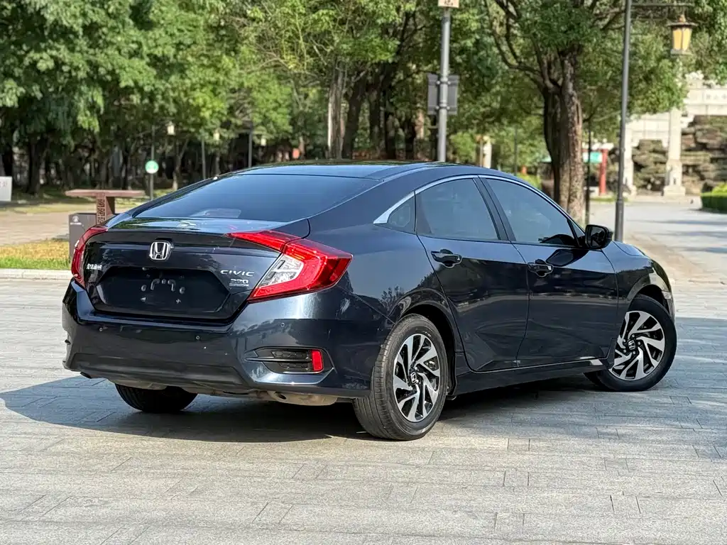 Honda Civic — фото 6