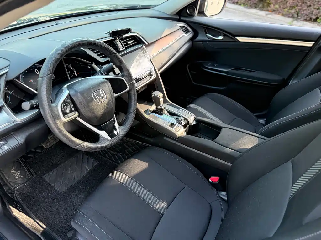 Honda Civic — фото 10