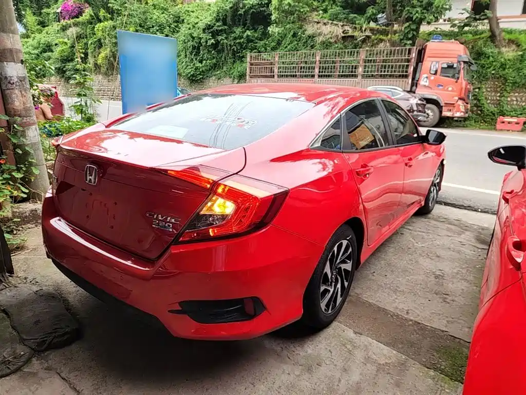 Honda Civic — фото 7