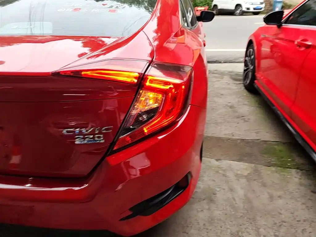 Honda Civic — фото 8