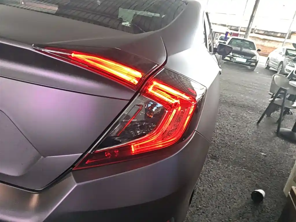 Honda Civic — фото 8