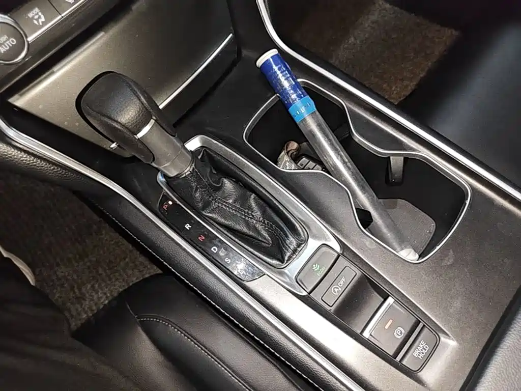 Honda Accord — фото 14