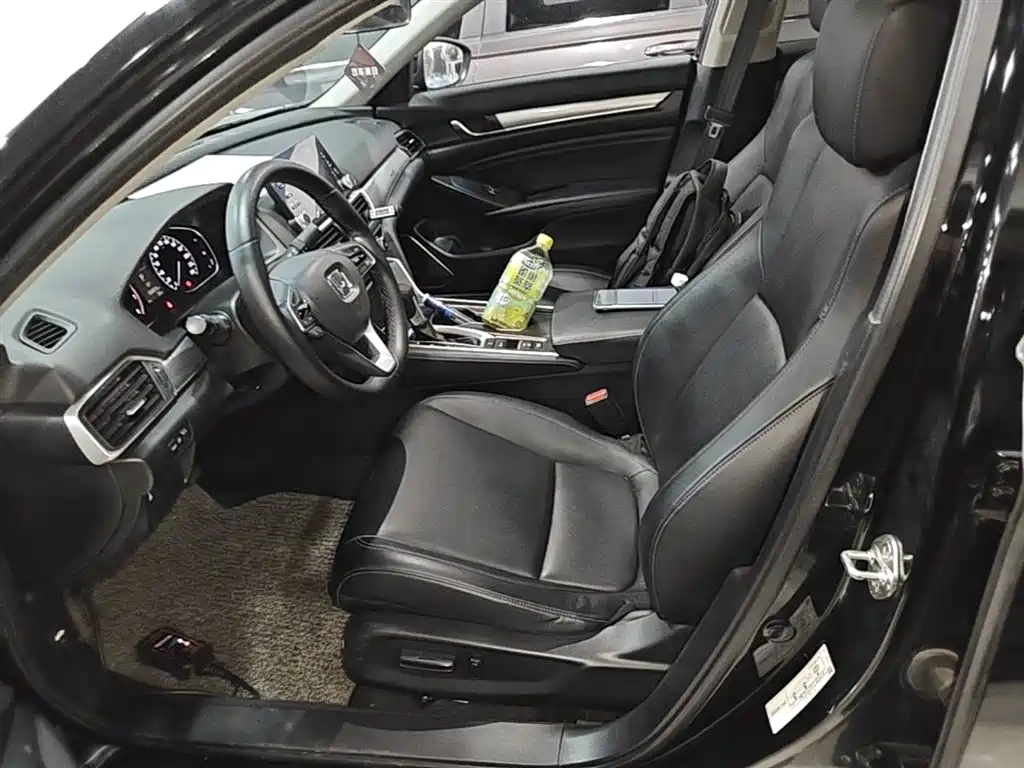 Honda Accord — фото 15