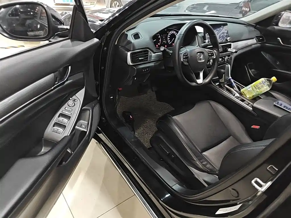 Honda Accord — фото 16
