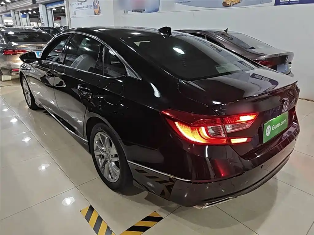 Honda Accord — фото 5