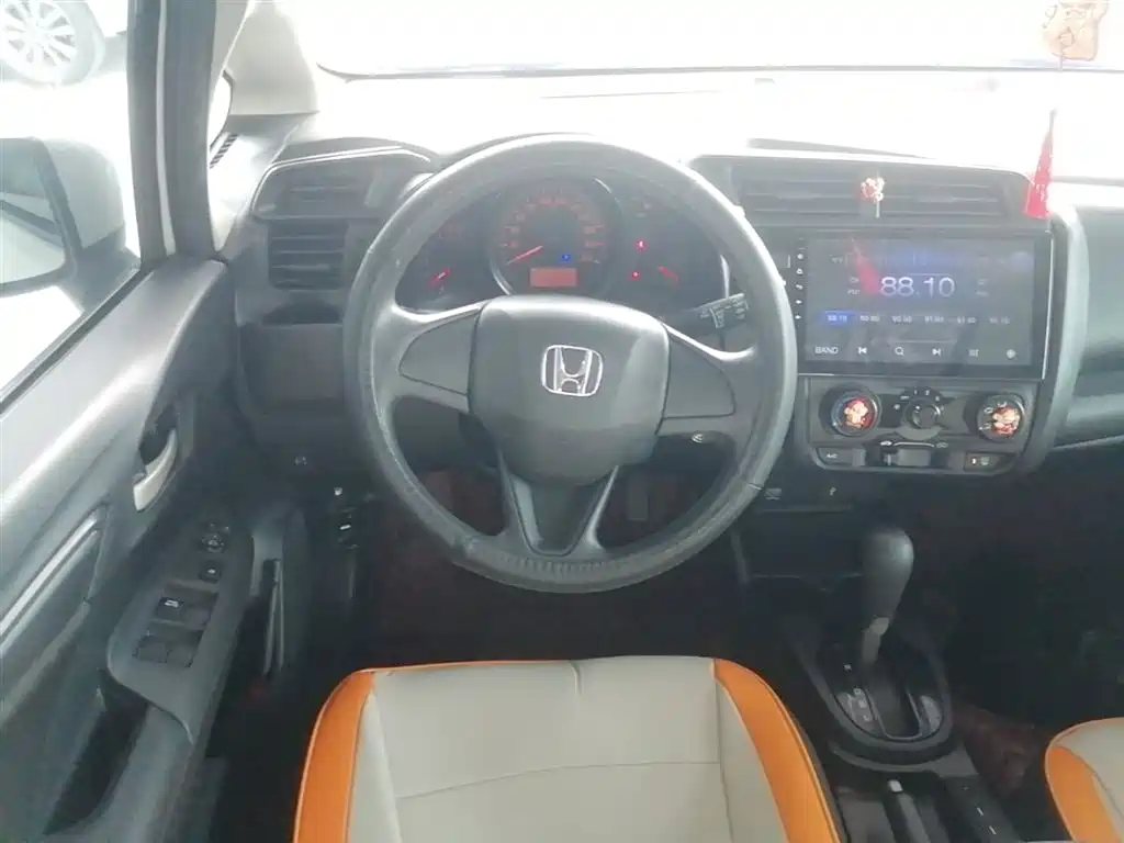 Honda Fit — фото 11
