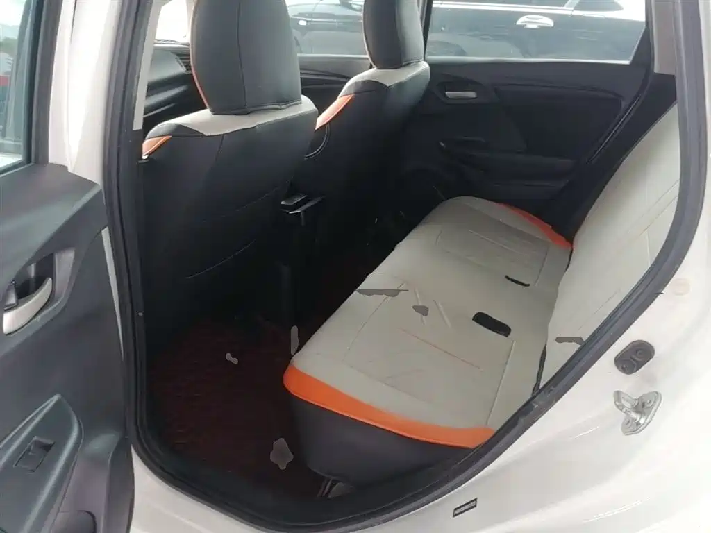 Honda Fit — фото 17
