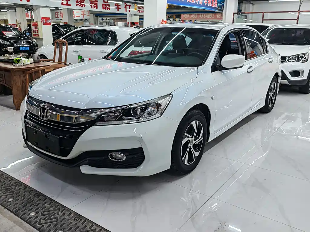 Honda Accord — фото 4