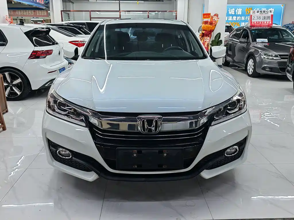 Honda Accord — фото 5