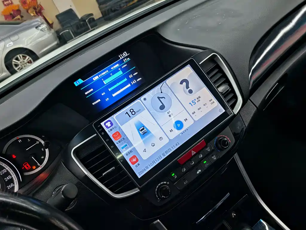 Honda Accord — фото 10
