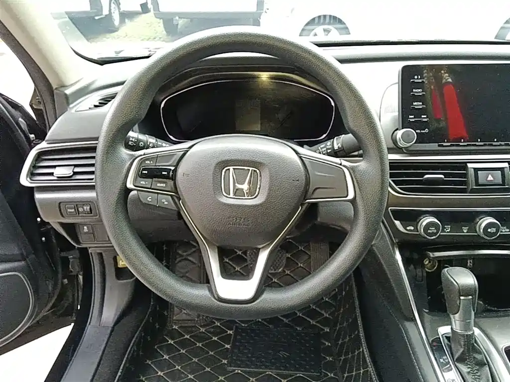 Honda Accord — фото 11
