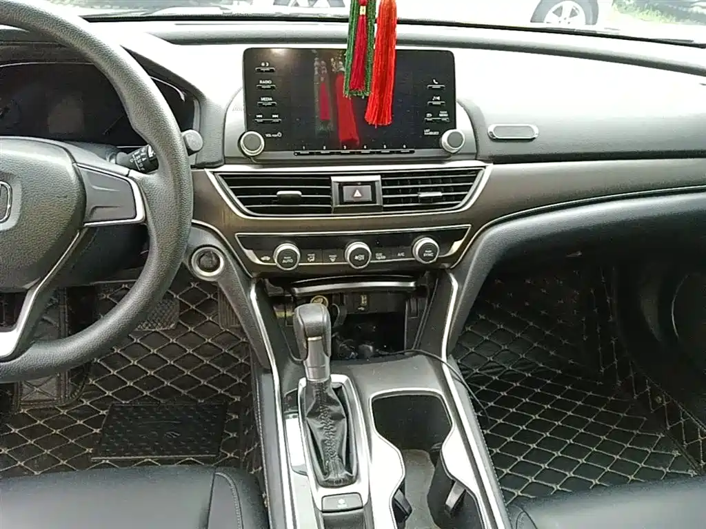 Honda Accord — фото 13