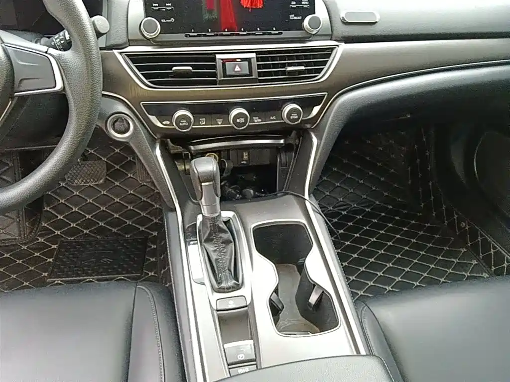 Honda Accord — фото 14