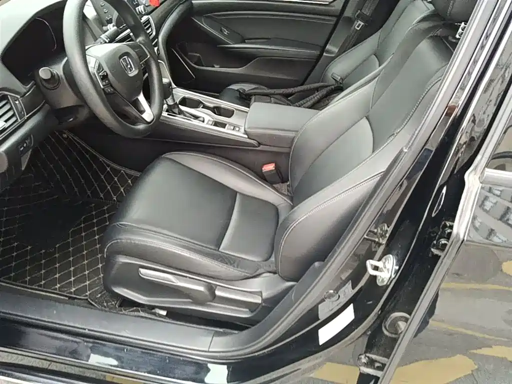 Honda Accord — фото 15
