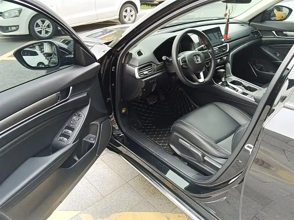 Honda Accord — фото 16