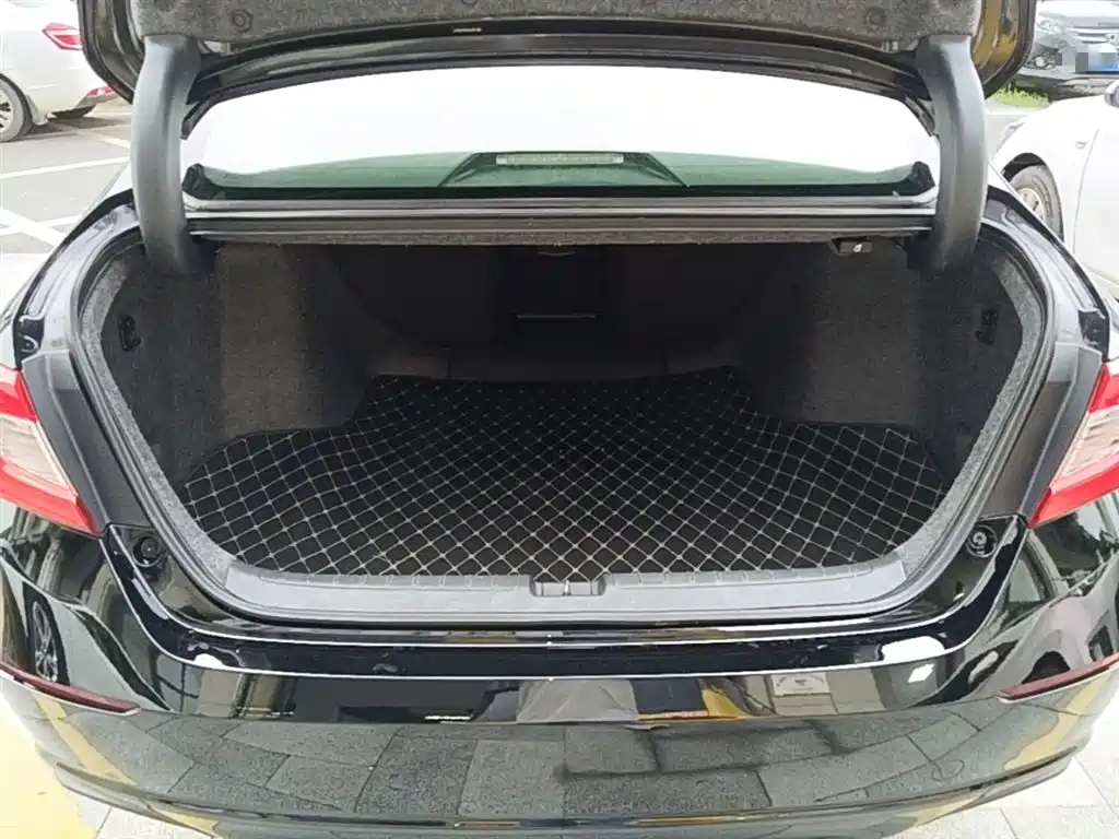 Honda Accord — фото 19