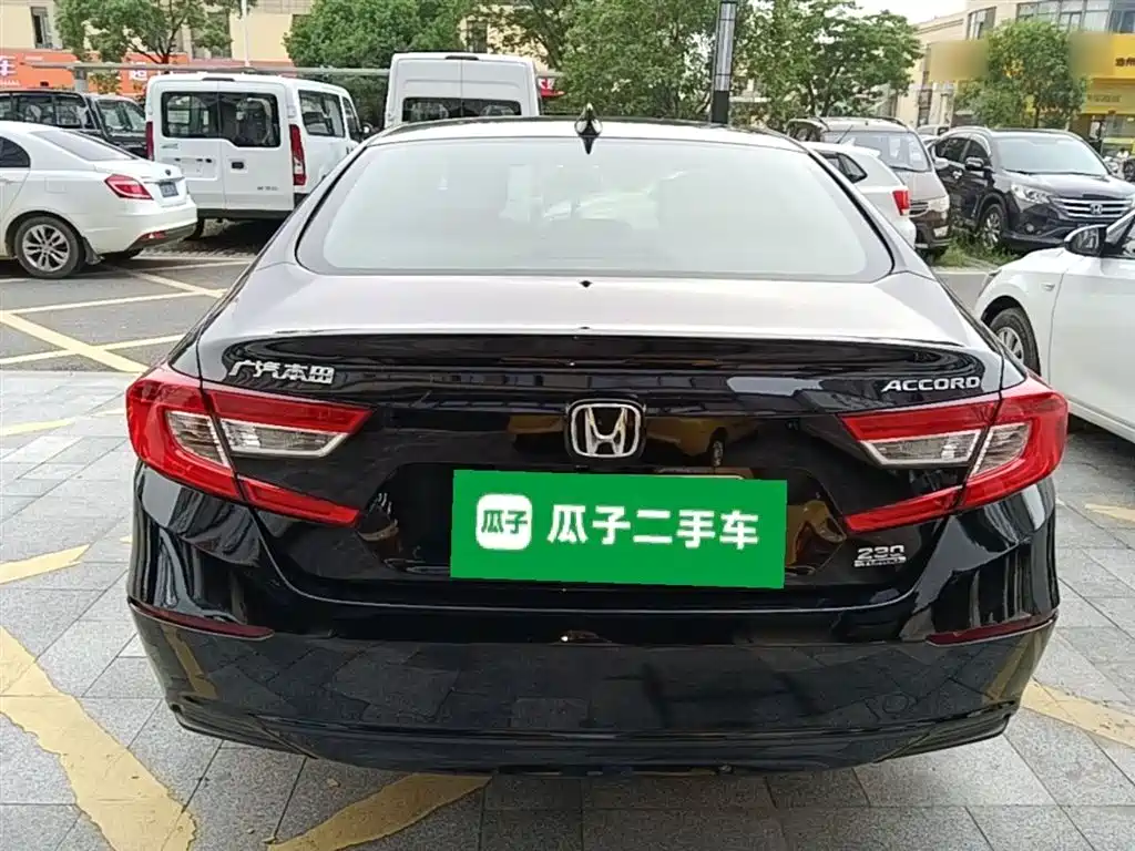 Honda Accord — фото 6
