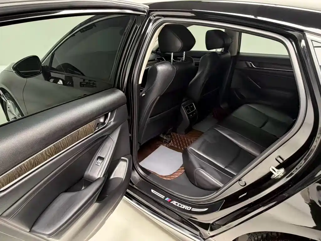 Honda Accord — фото 13