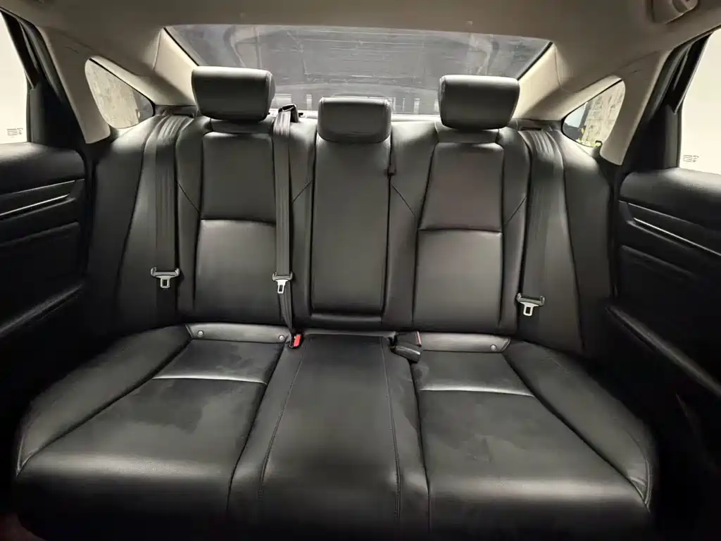 Honda Accord — фото 17