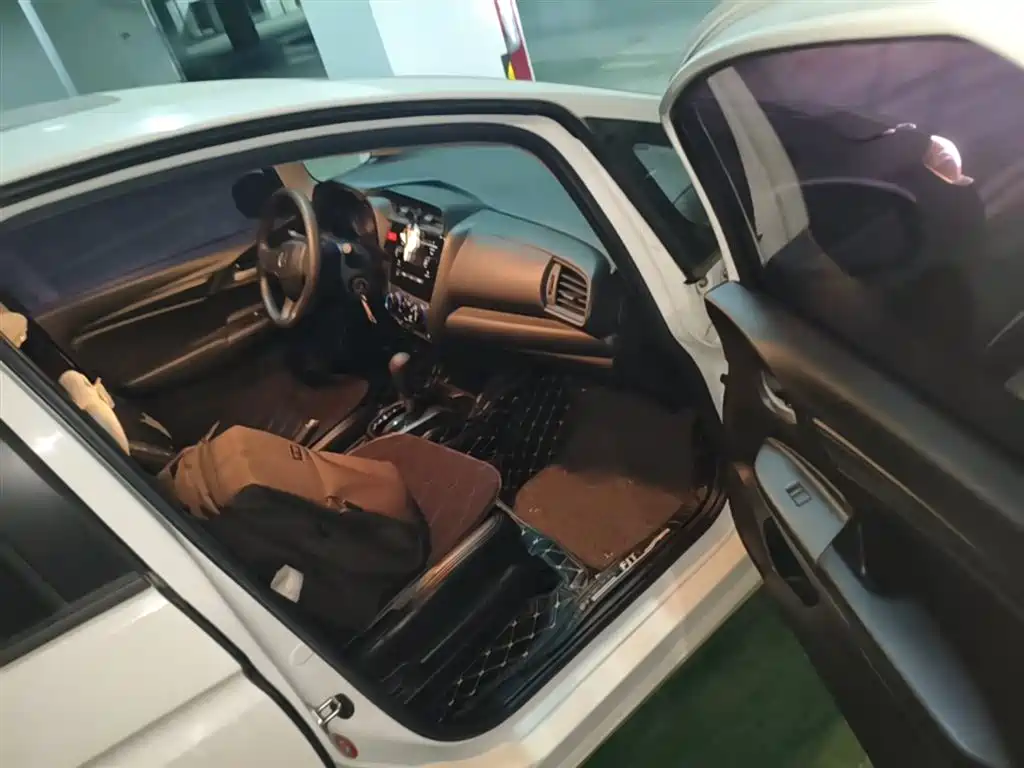 Honda Fit — фото 20