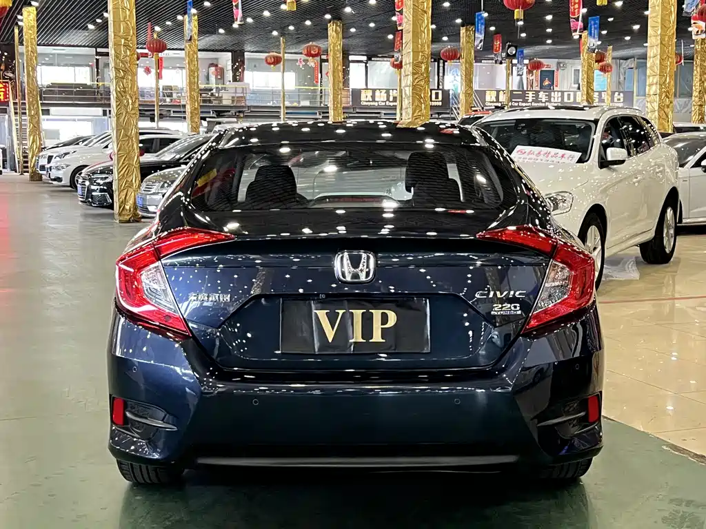 Honda Civic — фото 8