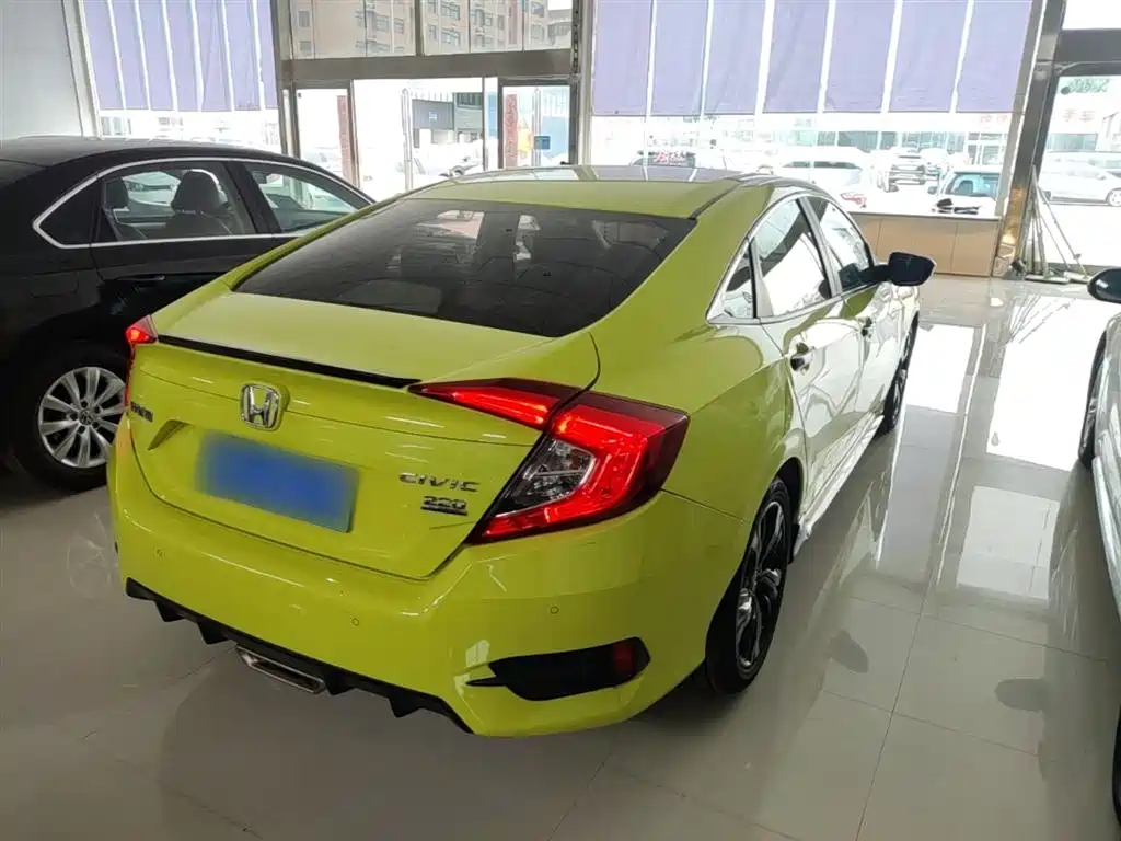 Honda Civic — фото 7