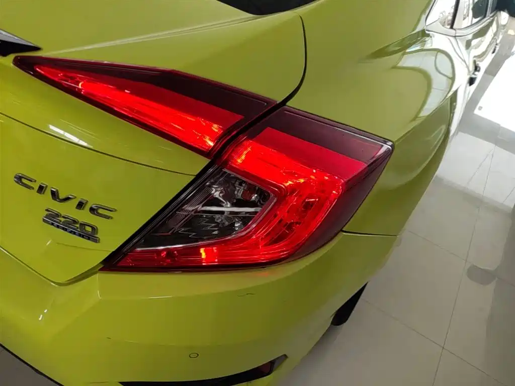 Honda Civic — фото 8
