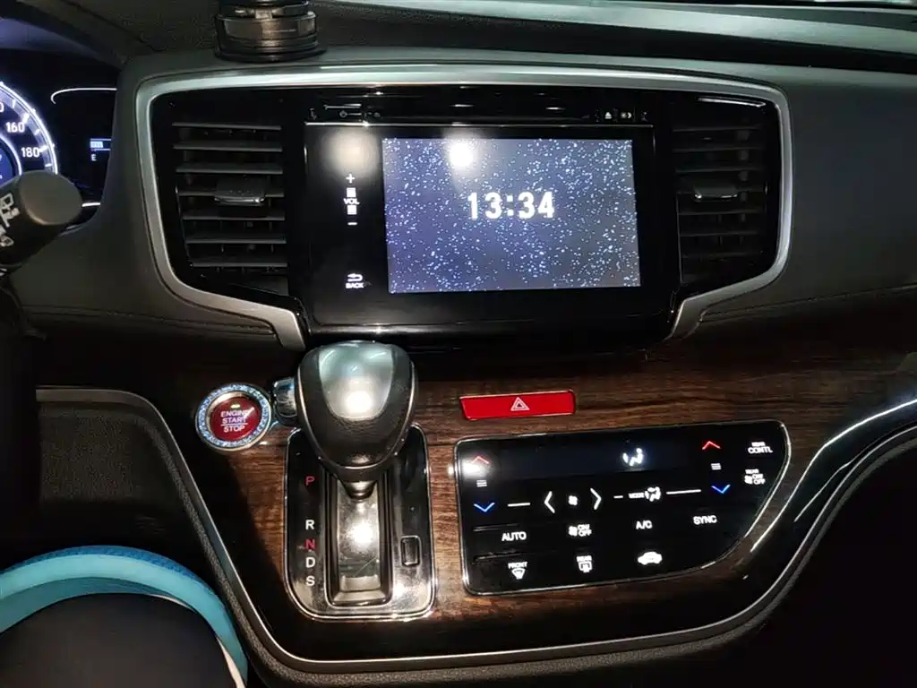 Honda Odyssey — фото 13