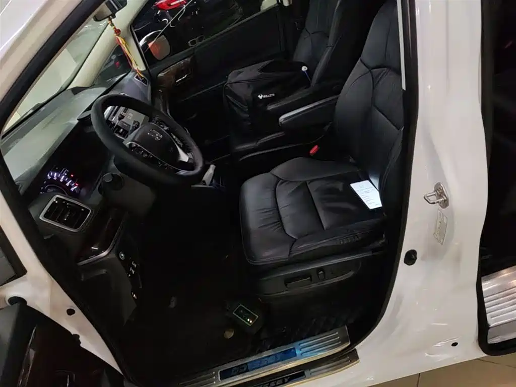 Honda Odyssey — фото 15