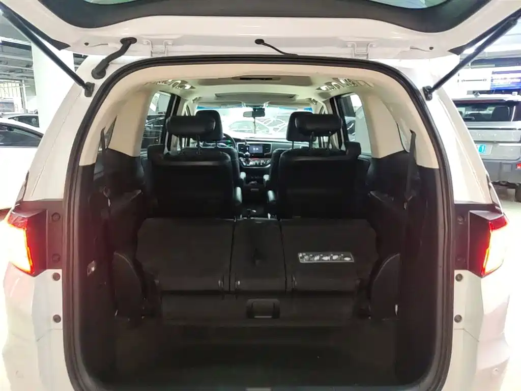 Honda Odyssey — фото 19