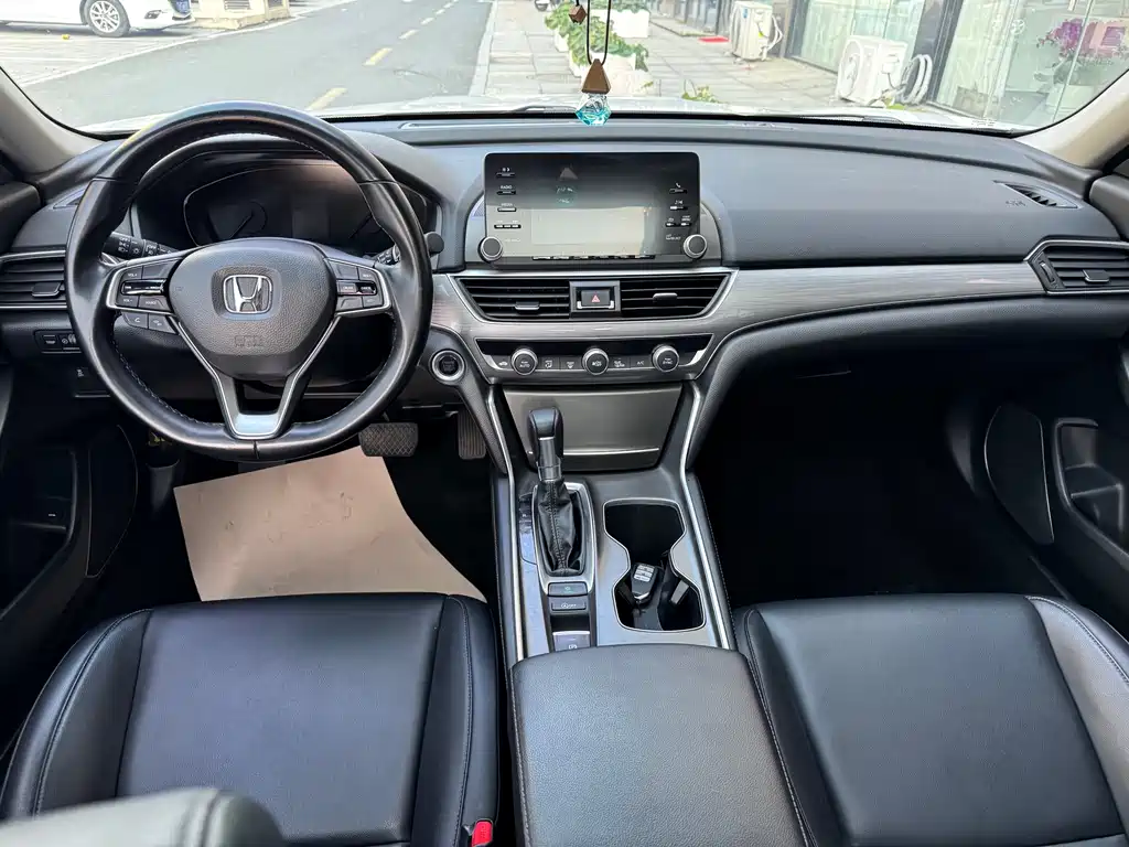 Honda Accord — фото 13