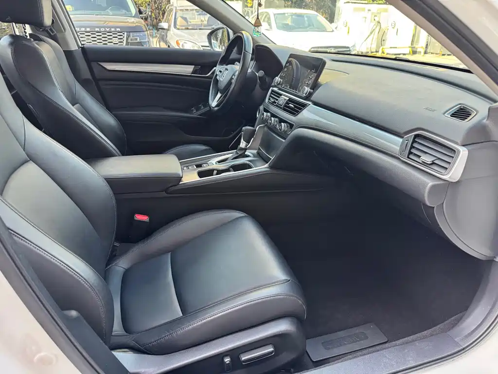 Honda Accord — фото 15